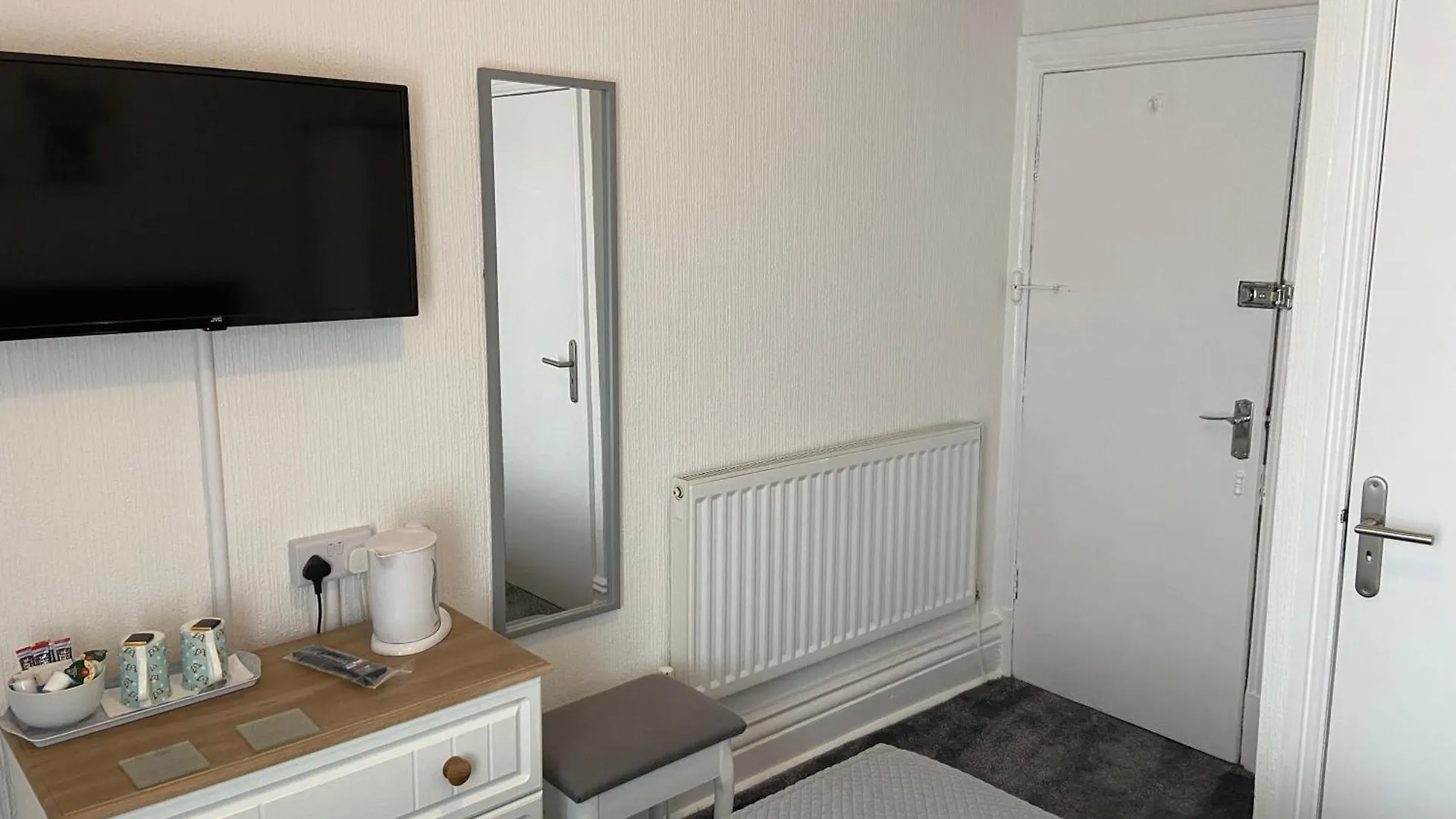 The Beechcliffe Hotel - Over 35'S Only Blackpool Guest house